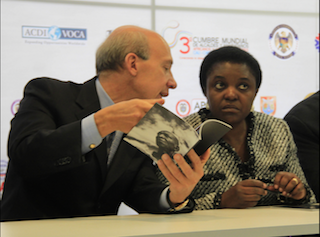 El homenaje de desagravio de CHAO RACISMO a la ministra italiana