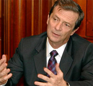 Fernando Londoño, un pura sangre uribista que pide la salida de José Obdulio