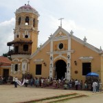  - Con tapetes reciben a la Virgen peregrina en Mompox