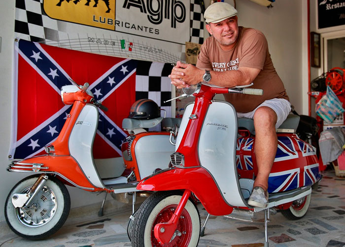Lambrettas caleñas armadas en el taller de Mike y Bike’s