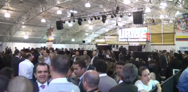 Tensión en convención Uribista