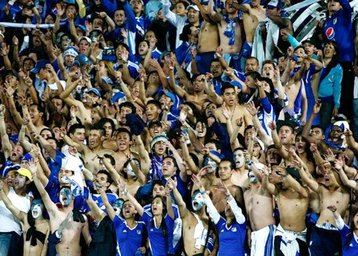 Barras en el fútbol sin control