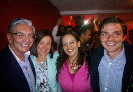 Así fue la celebración privada de Óscar Iván Zuluaga. Asistieron desde Valencia Cossio hasta quien contó los votos