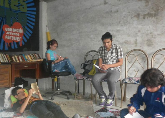 Andrés Caicedo tiene biblioteca en Dos Quebradas