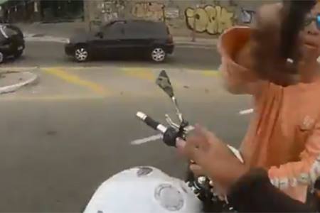 Impresionante Vídeo de la muerte de un ladrón de motos.