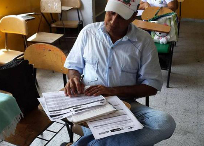 Asesinan a docente frente a sus alumnos