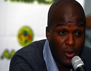 Aquivaldo no aguantó más que lo mandaran a la tribuna