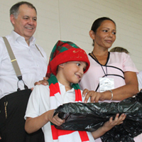 El procurador Ordóñez en plan de Papá Noel