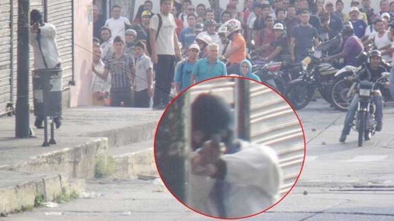 Así les disparan a los estudiantes en Venezuela | Vídeo