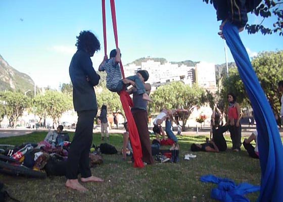 Malabaristas se toman el sendero de Las Aguas
