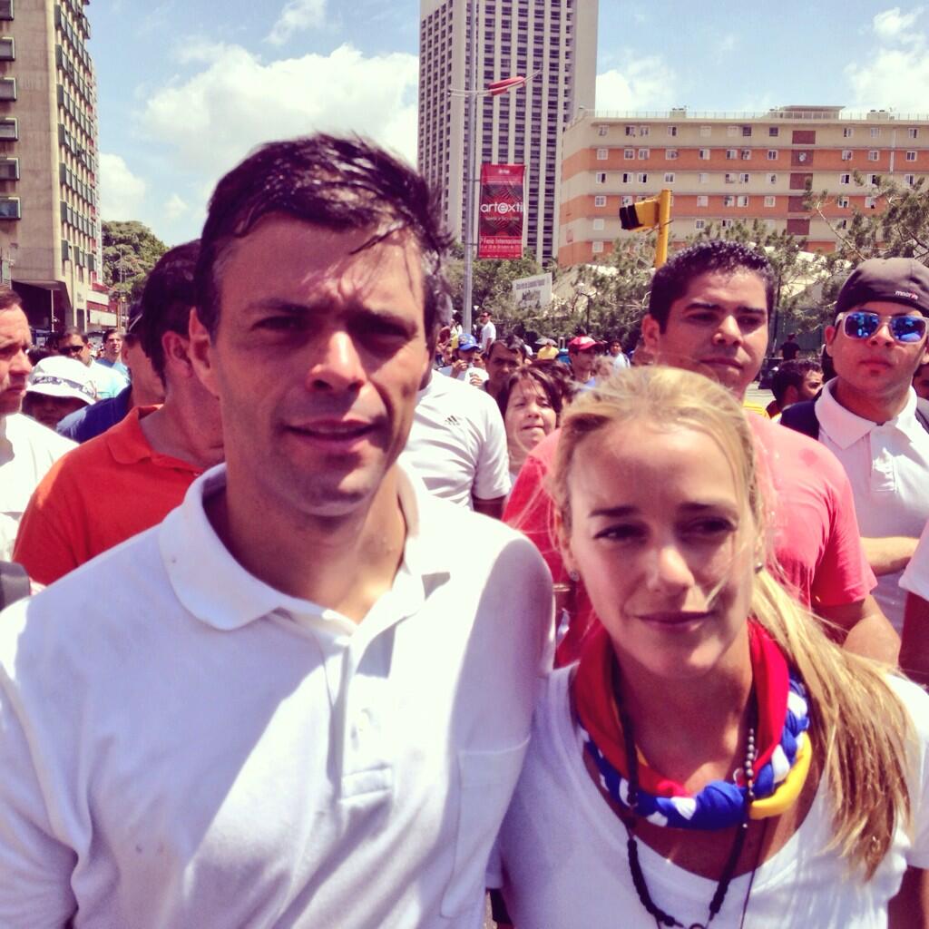 Primera imagen de Leopoldo López marchando en Caracas