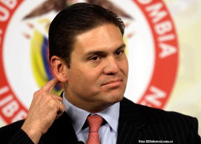 17 oficiales estarían conspirando, desde inteligencia militar, contra la paz