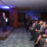 El Centro Democrático se quedó sin plata y a Uribe le tocó volverse poeta - -- Las2orillas - El Centro Democrático se quedó sin plata y a Uribe le tocó volverse poeta