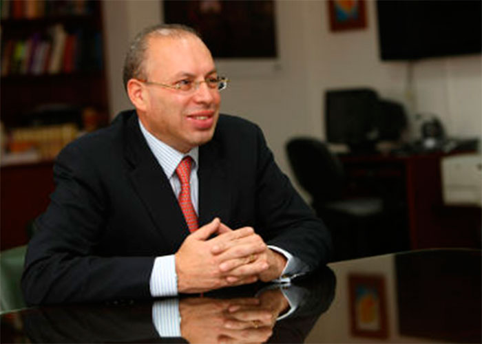 El registrador le pone el pecho a las denuncias de fraude electoral