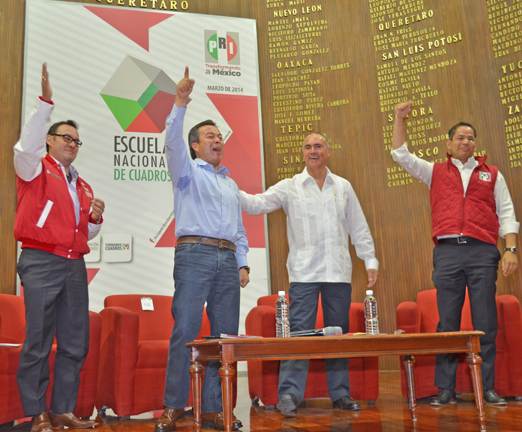 Políticos lecheros, pueblo hambriento