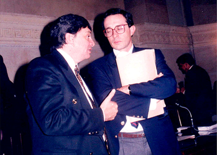 Cuando Valencia Cossio denunció a Uribe de haberle robado las elecciones y este le respondió con un puño