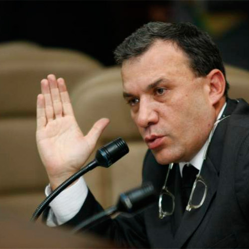 Roy Barreras podría irse del Senado por pedir puestos para sus amigos