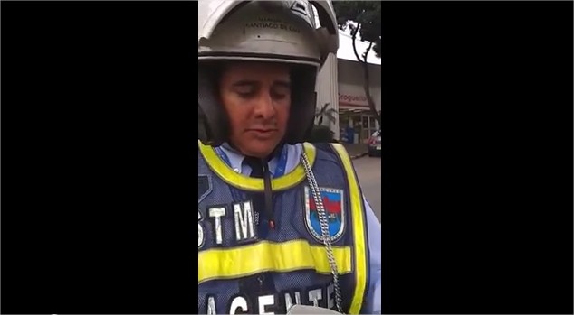 ¿Agente de Tránsito en Cali busca multar por cualquier motivo?