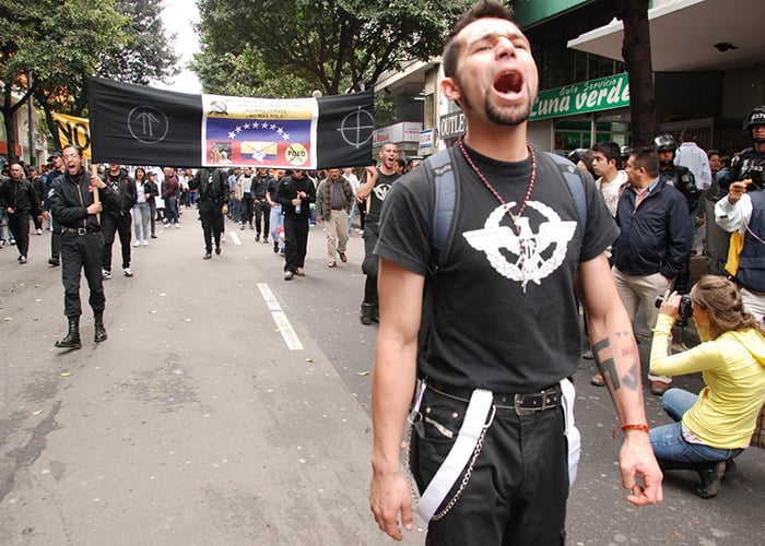 Guía para ser un verdadero nazi colombiano