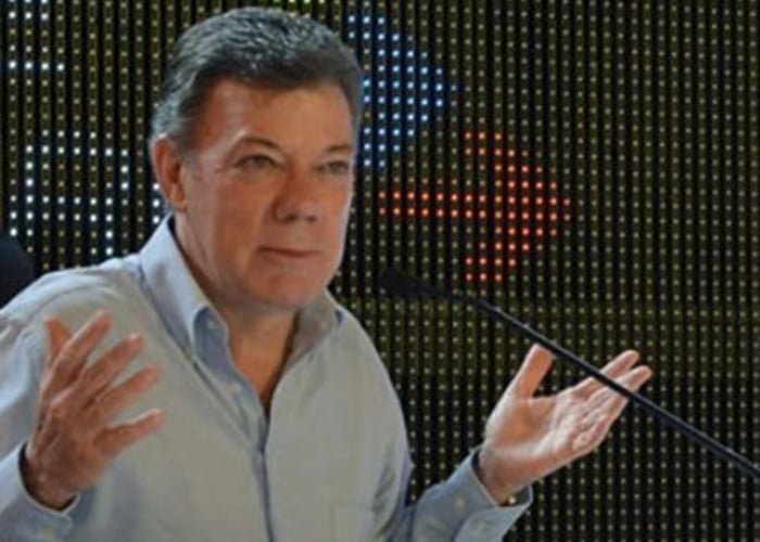 Santos anuncia reforma para abolir reelección