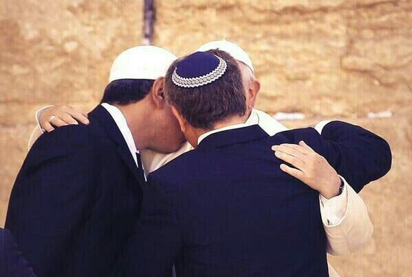 El papa Francisco pide un 