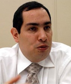 Todos los candidatos quieren la asesoría de César Caballero