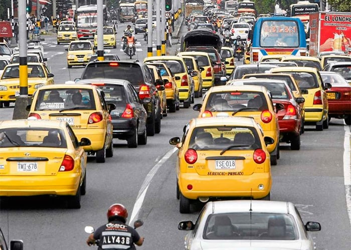 Taxistas en Bogotá ni hacen ni dejan hacer