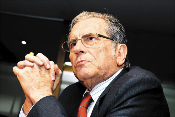 La Corte le abre investigación al exsenador Carlos Holguín por parapolítica