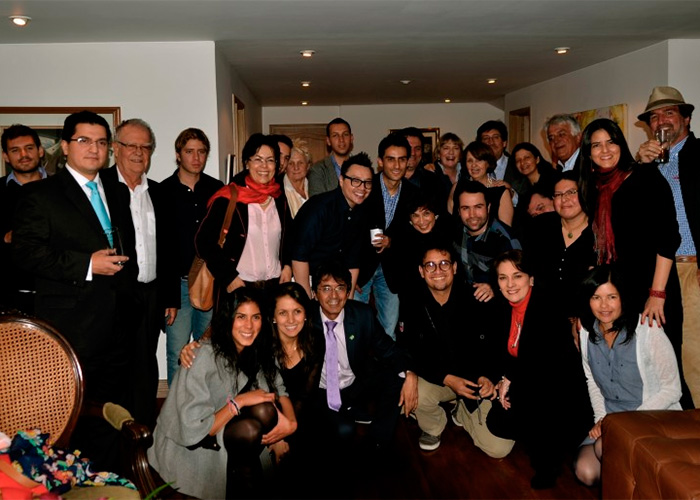 ¡Salud! por este, por el primer año de Las2Orillas