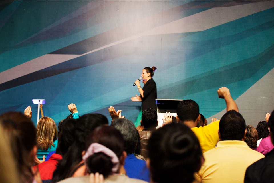 En iglesia cristiana hace jornadas de oración para que Zuluaga sea presidente