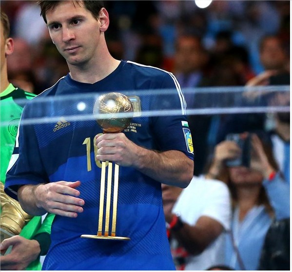 Un neozelandes, un rumano, un jamaiquino y 10 desconocidos más le dieron el Balón de Oro a Messi