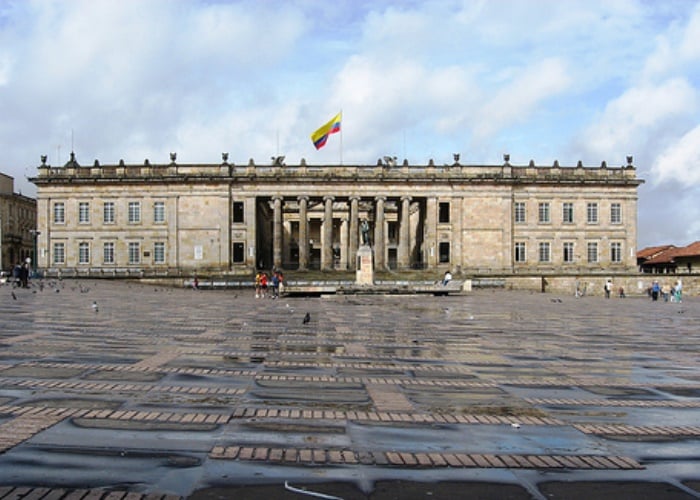 Un congreso para alquilar balcón