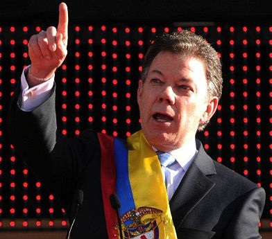 Con protesta de Uribe y la ausencia de Pastrana y Nicolás Maduro tomó posesión Santos