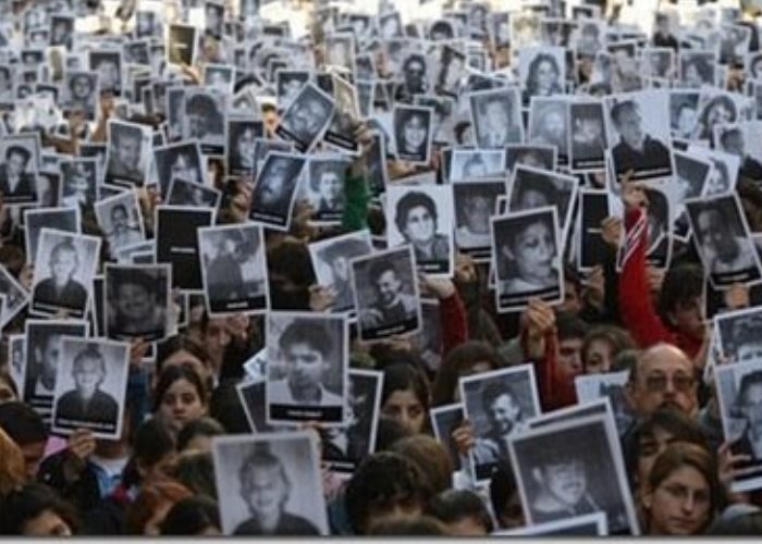 Burla a las víctimas.