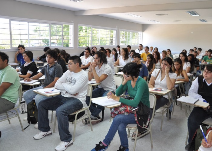 Cuando la palabra decide