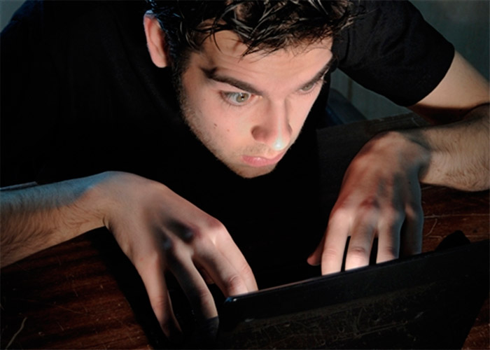 La vida de un stalker cuando Facebook colapsa