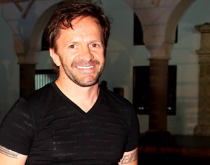 Pirry se va del país pero abre su sitio web