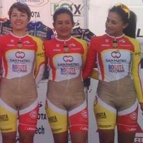 Escándalo por el sugestivo uniforme del equipo femenino de ciclismo de Bogotá