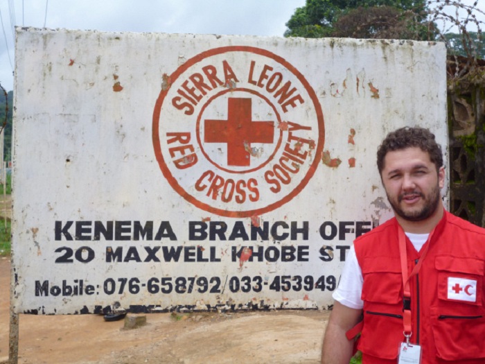 El colombiano que está luchando contra el ébola en África