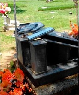 Profanada la tumba de Diomedes Díaz