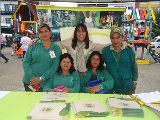 De desplazado a empresario,  Manos campesinas que aprovechan la basura