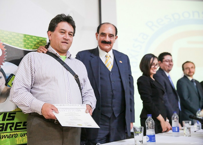 Fundación Ciudad y Transporte educan taxistas