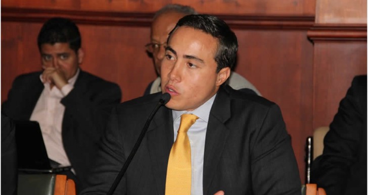  - Entre Pablo Escobar y el gobernador Richard Aguilar, mucha tela que cortar