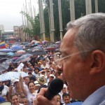  - Uribe se lanzó a la calle a apoyar: "paz sin impunidad"
