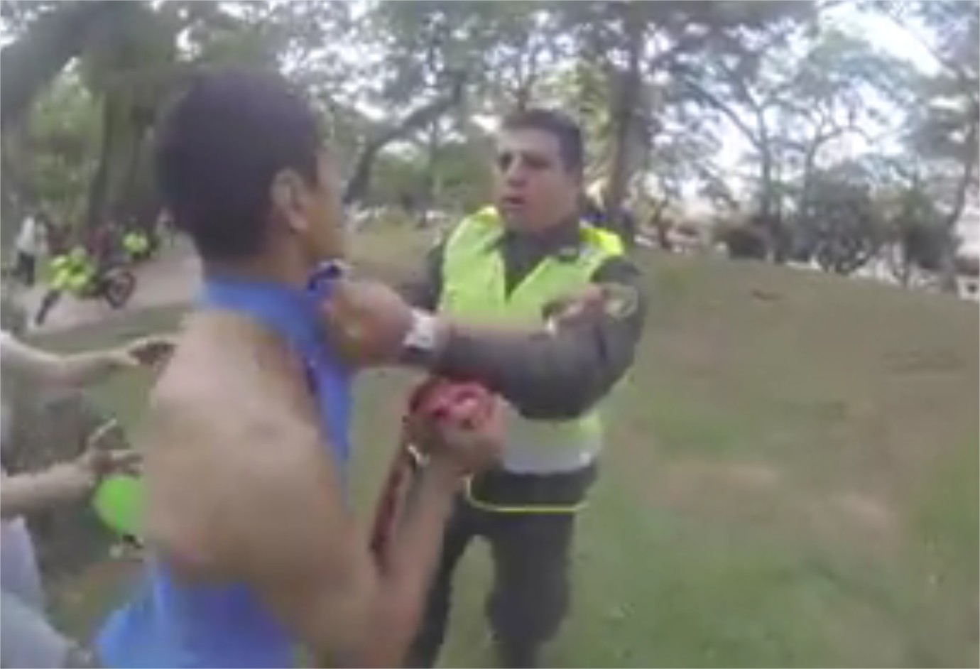 VIDEO: Agresión de policía en Bucaramanga contra deportistas