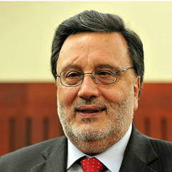 Los tres sombreros de César Pardo