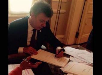 Los asesores detrás del twitter de Santos