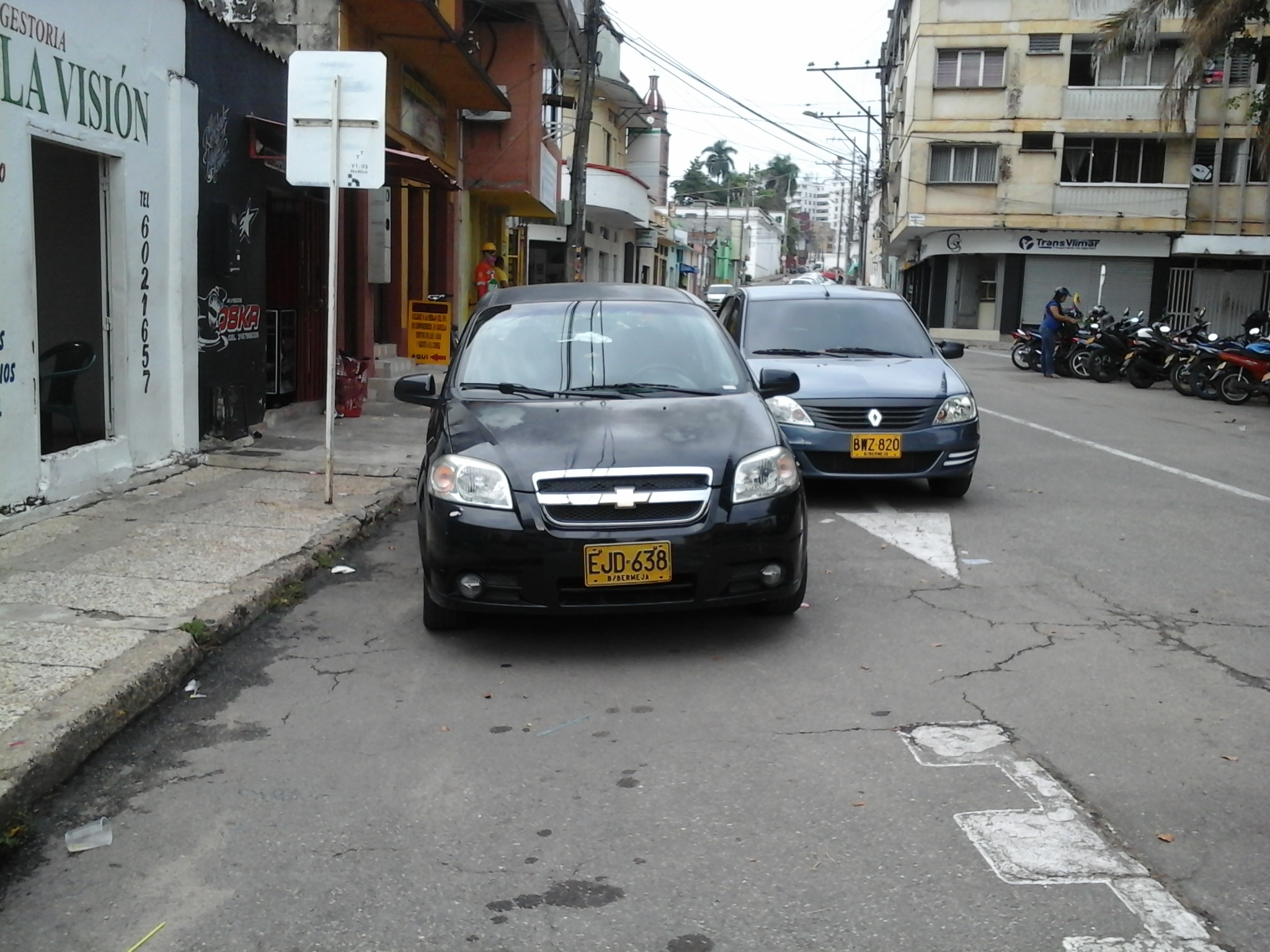 Inspectora de Tránsito de Barrancabermeja violenta el espacio público vehicular