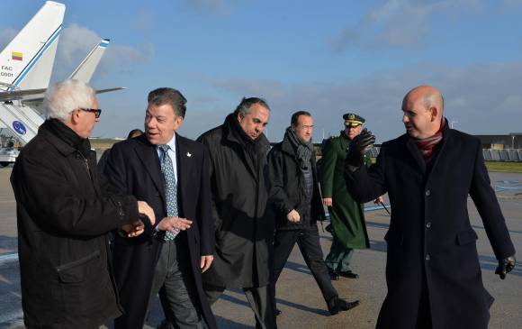 La comitiva  de Santos en París   