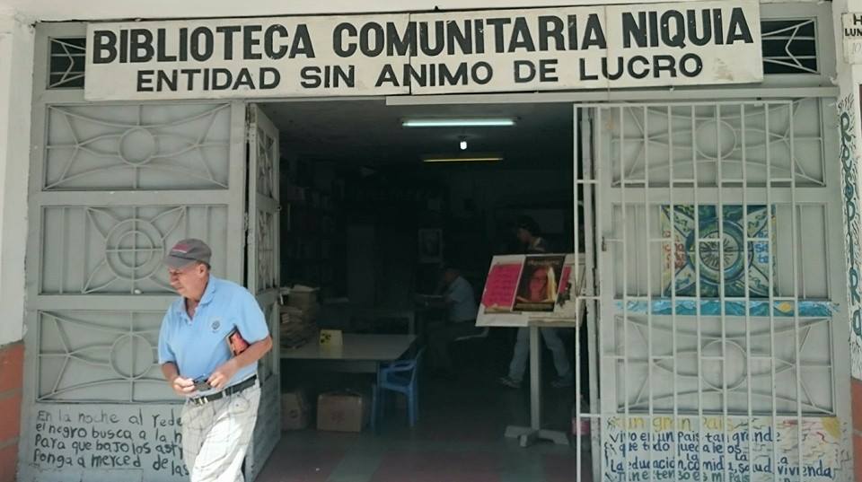 Párroco quiere cerrar la biblioteca de Niquia